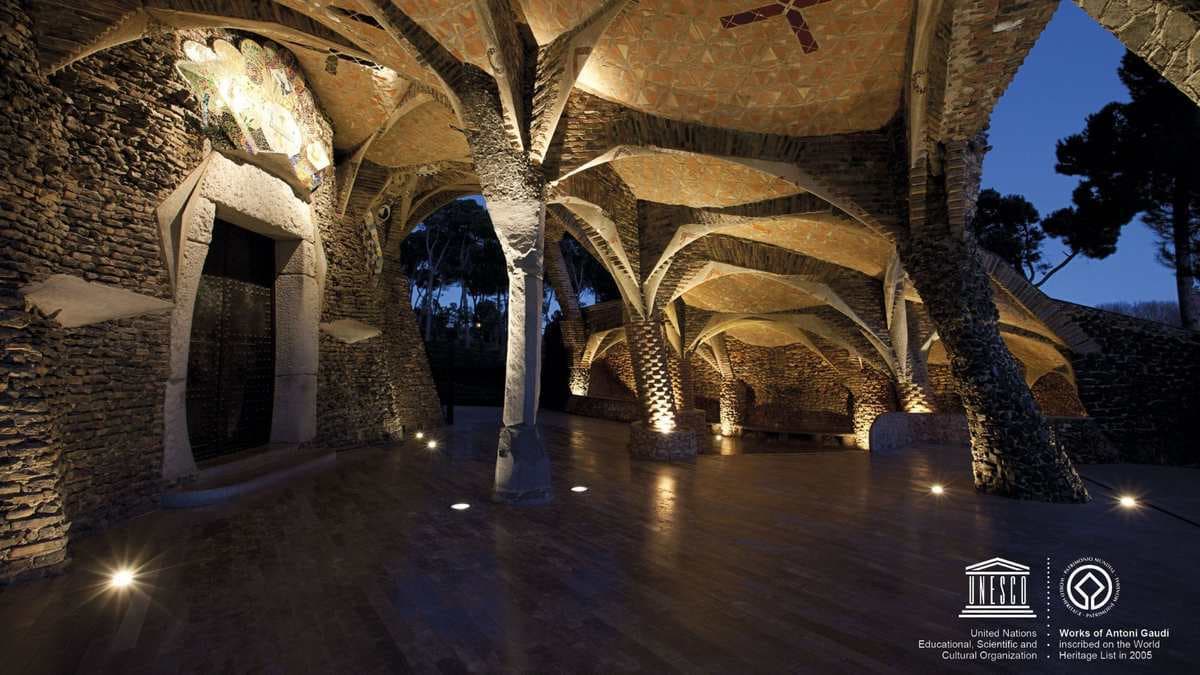 Visita guiada a la Cripta i la Colònia Güell 4