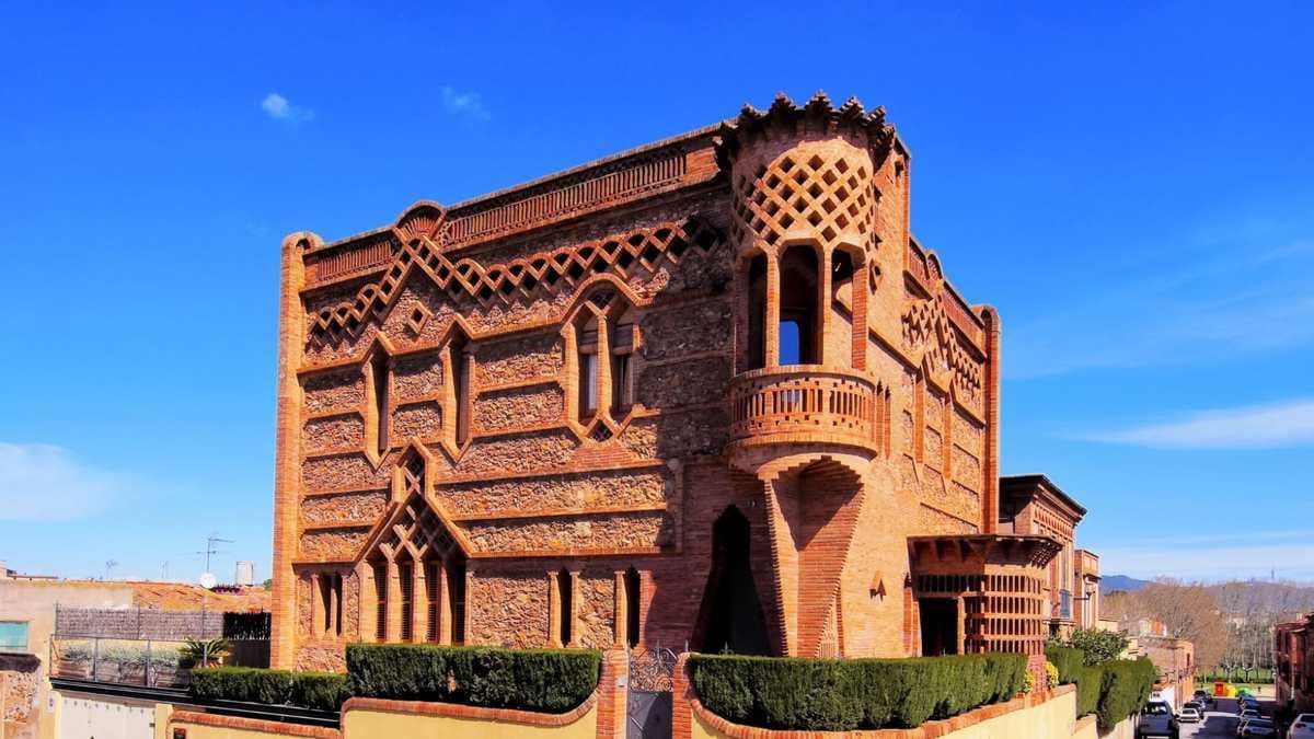 Visita guiada a la Cripta i la Colònia Güell