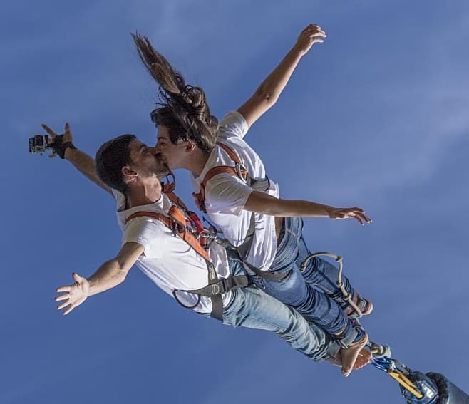 Expérience unique pour un couple : saut en tandem et 2 sauts classiques 2