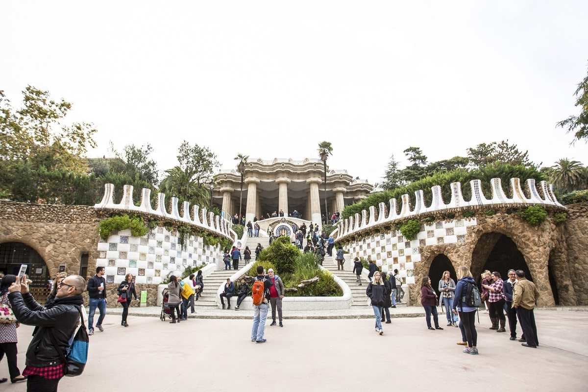 Skip line - visite guidée park güell 3